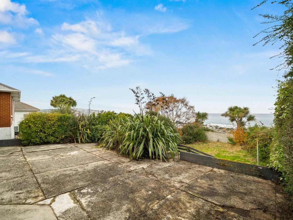 Photos of 141 Easther Crescent
