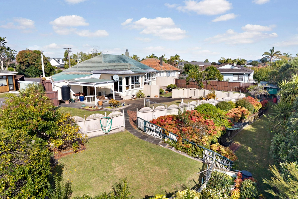 Photos of 12 Howlett Street