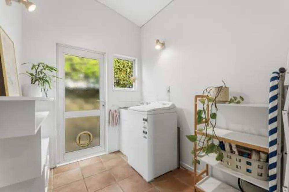 Photos of 1028A Papamoa Beach Road