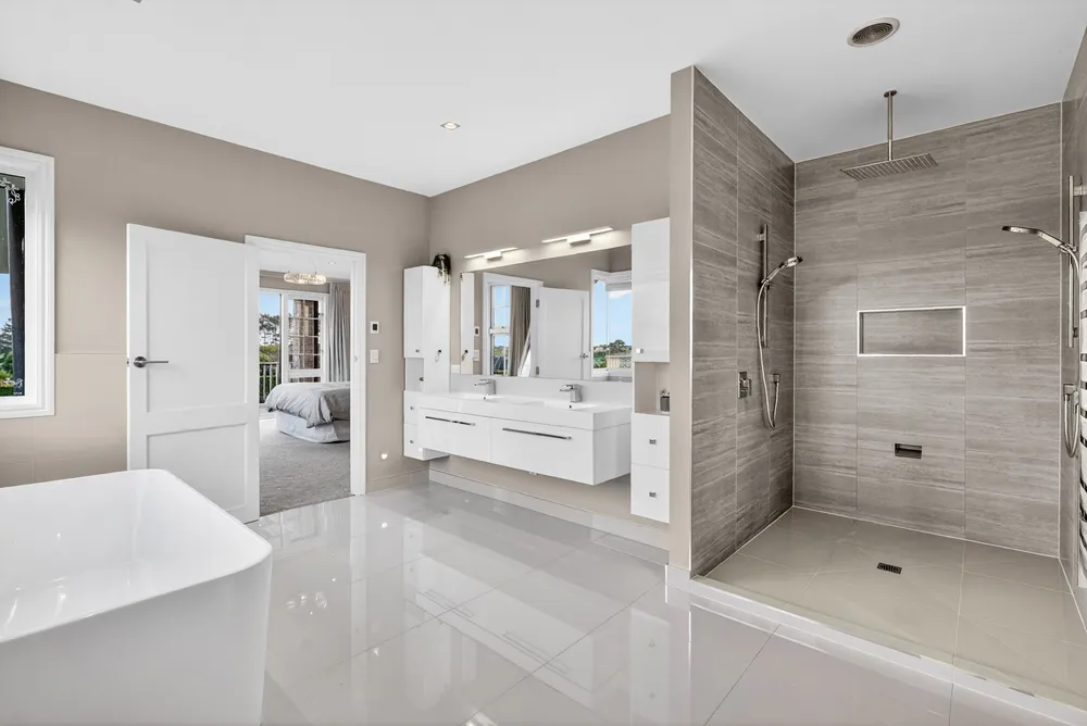 Photos of 136 Mcrobbie Road