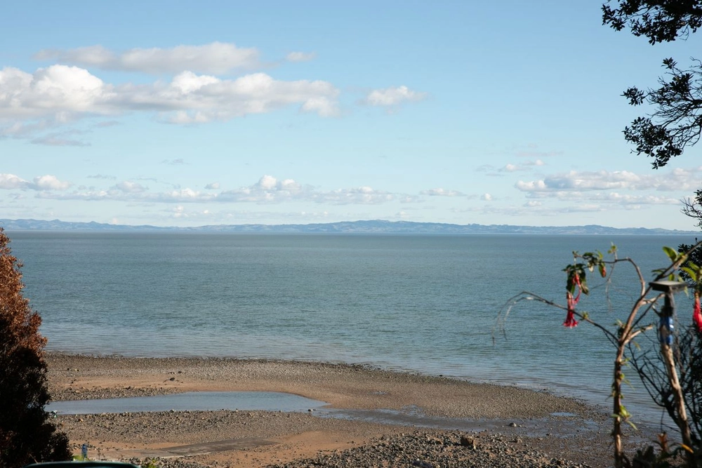 Photos of 642 Thames Coast Road