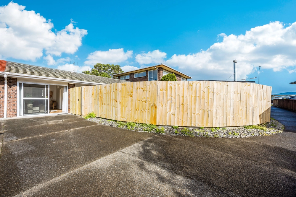 Photos of 83 Centreway Road