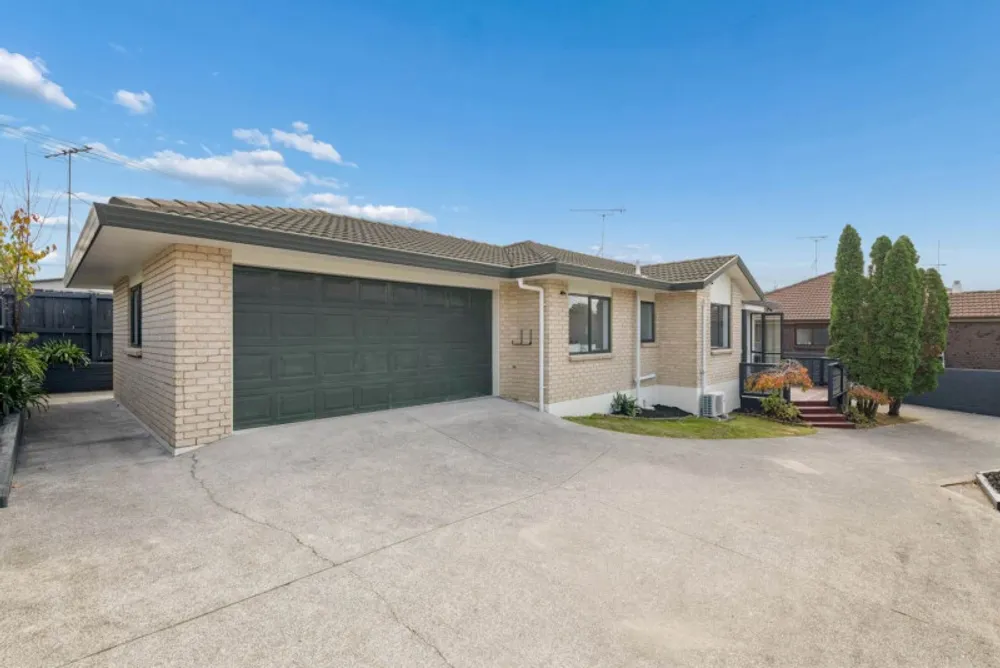 Photos of 65A Wellington Street