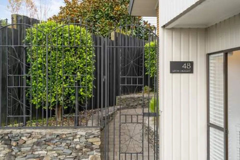 Photos of 48 Eaton Crescent