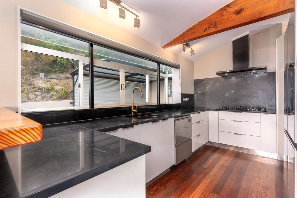 Photos of 111 Richmond Hill Road