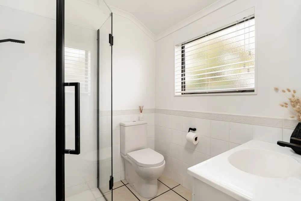 Photos of 34 Aranui Drive