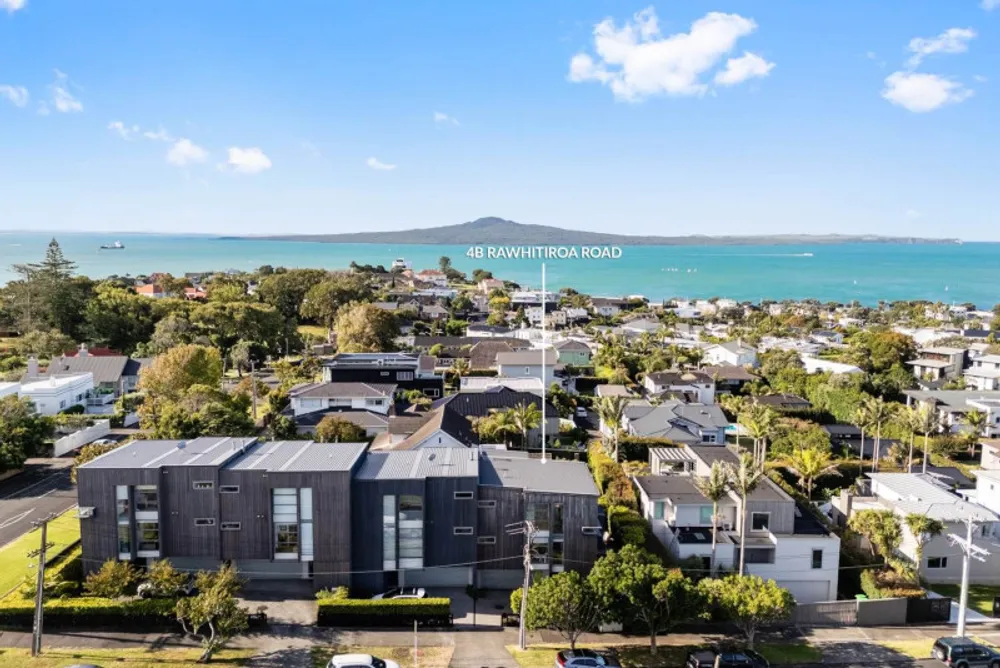 Photos of 4B Rawhitiroa Road