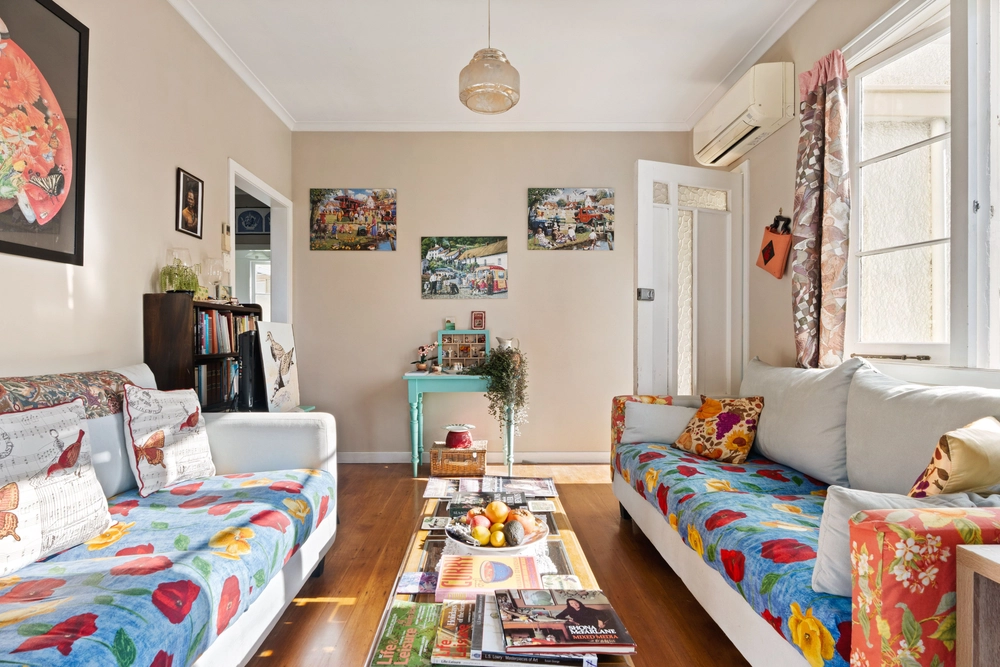 Photos of 121 Wainui Road
