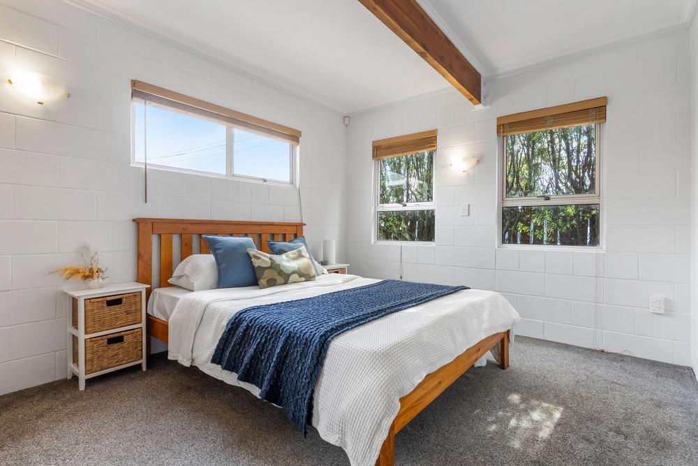 Photos of 720 Te Atatu Road