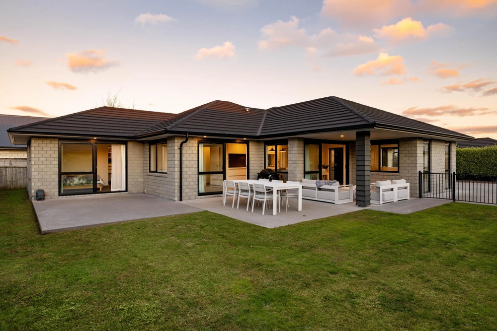 Photos of 23 Kingdon Street