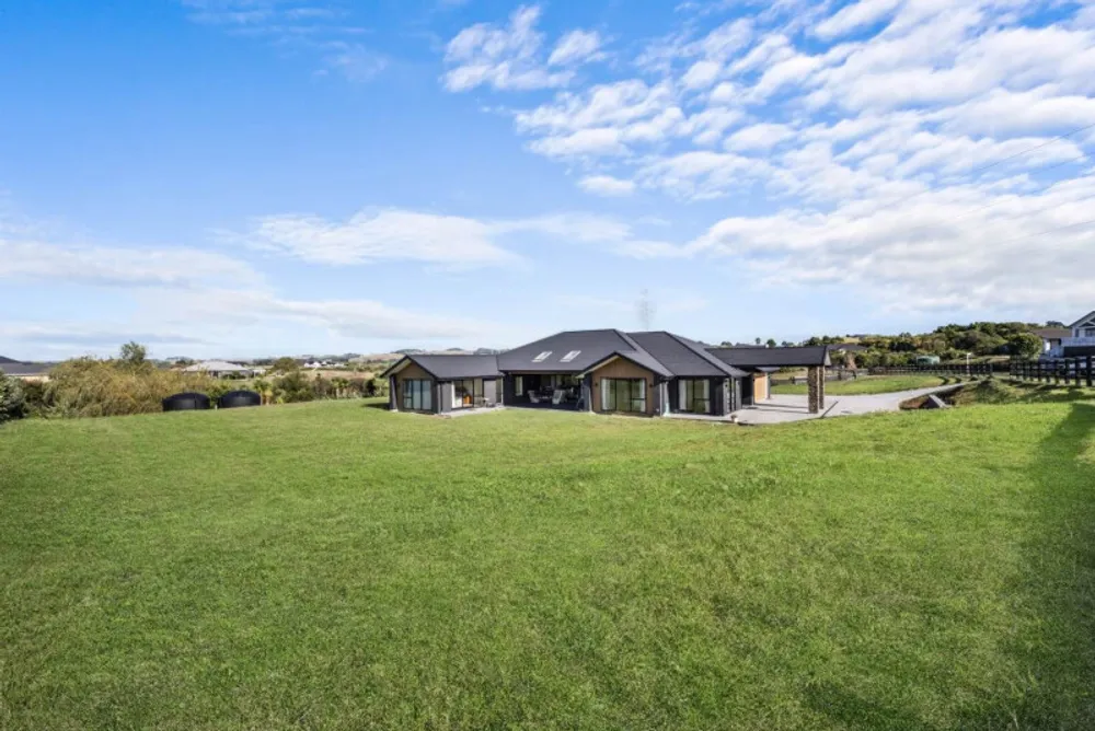 Photos of 43 Te Ara Aukati Terrace