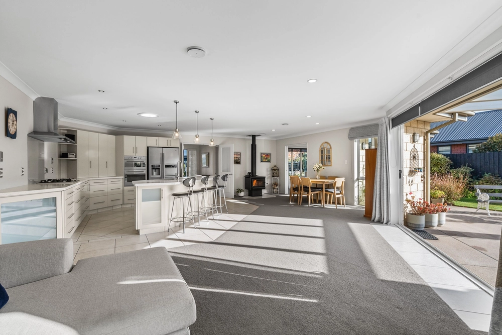 Photos of 19 Magnolia Boulevard