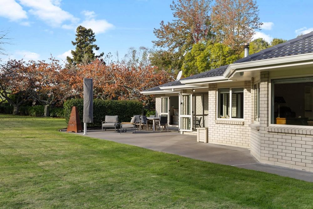Photos of 328 Newell Road