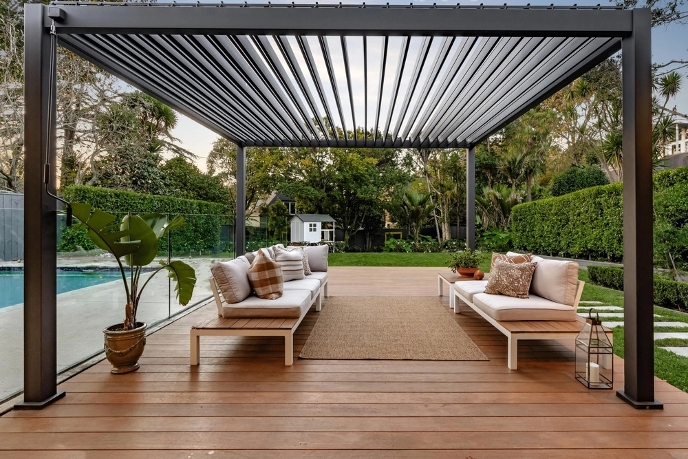 Photos of 12 Woodley Avenue