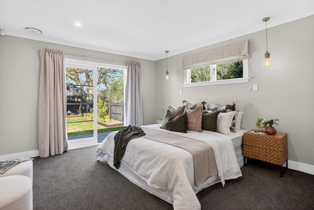 Photos of 9 Woodhouse Road