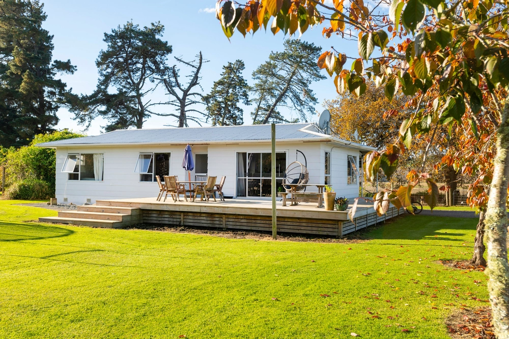 Photos of 172 Whatatutu Road