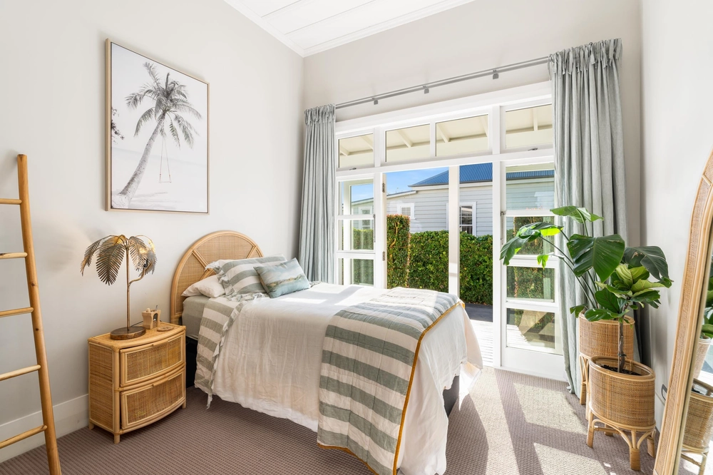 Photos of 107 Rolleston Street