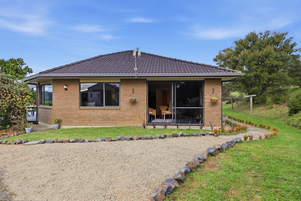 Photos of 94 Sowerby Heights