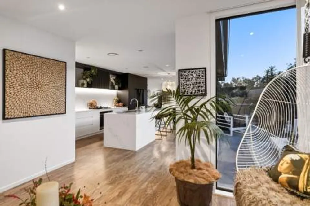 Photos of 33 Montia Close