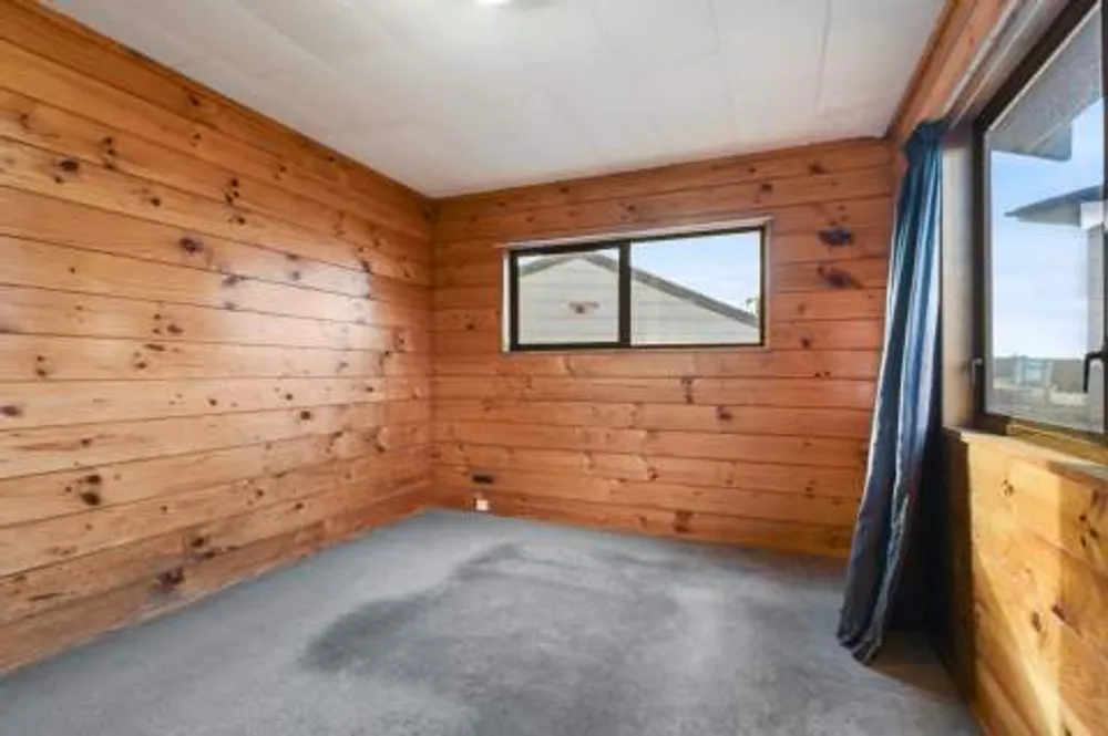 Photos of 48 Neri Crescent
