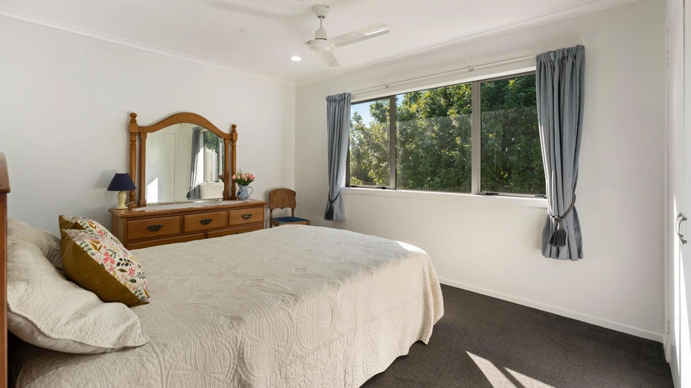 Photos of 1522 Kaiaua Road