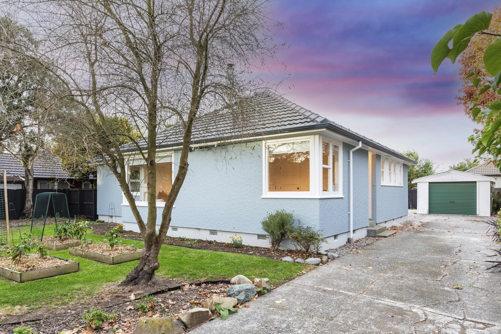 Photos of 36 Eveleyn Couzins Avenue