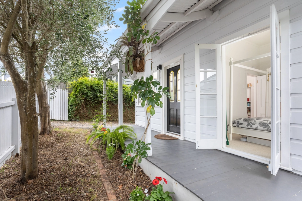 Photos of 14 Bond Street