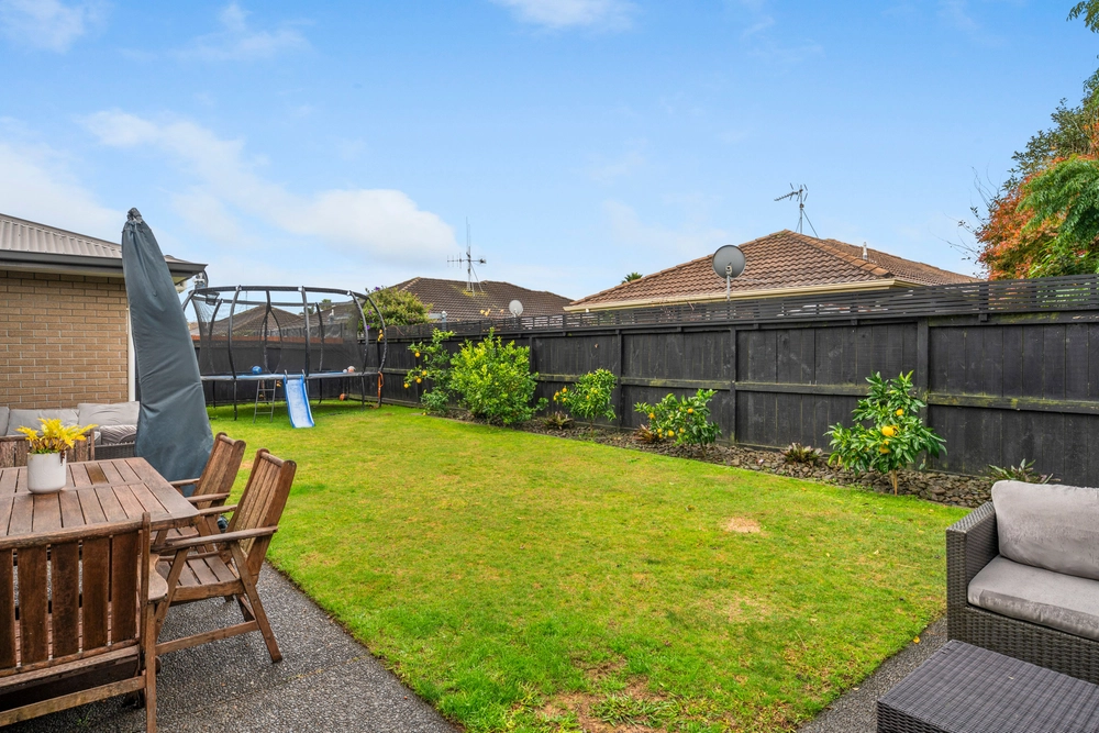 Photos of 11 Oakwood Way