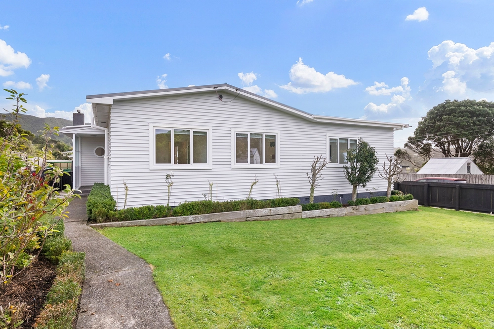 Photos of 74 Fraser Avenue