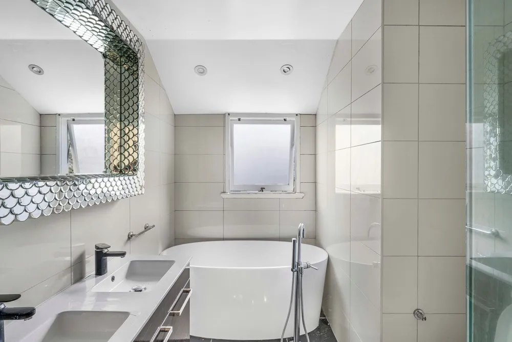 Photos of 55 St Stephens Avenue