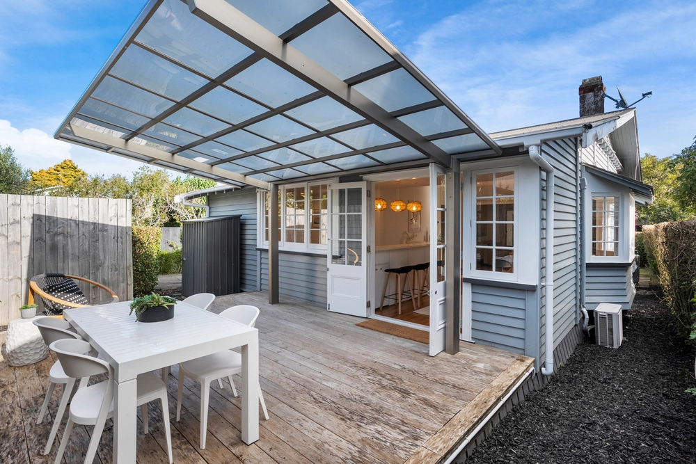 Photos of 1 Rhodes Avenue