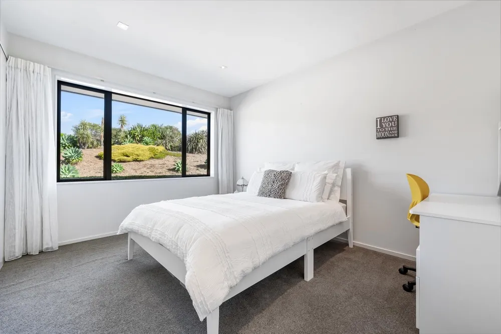 Photos of 246 Blackbridge Road