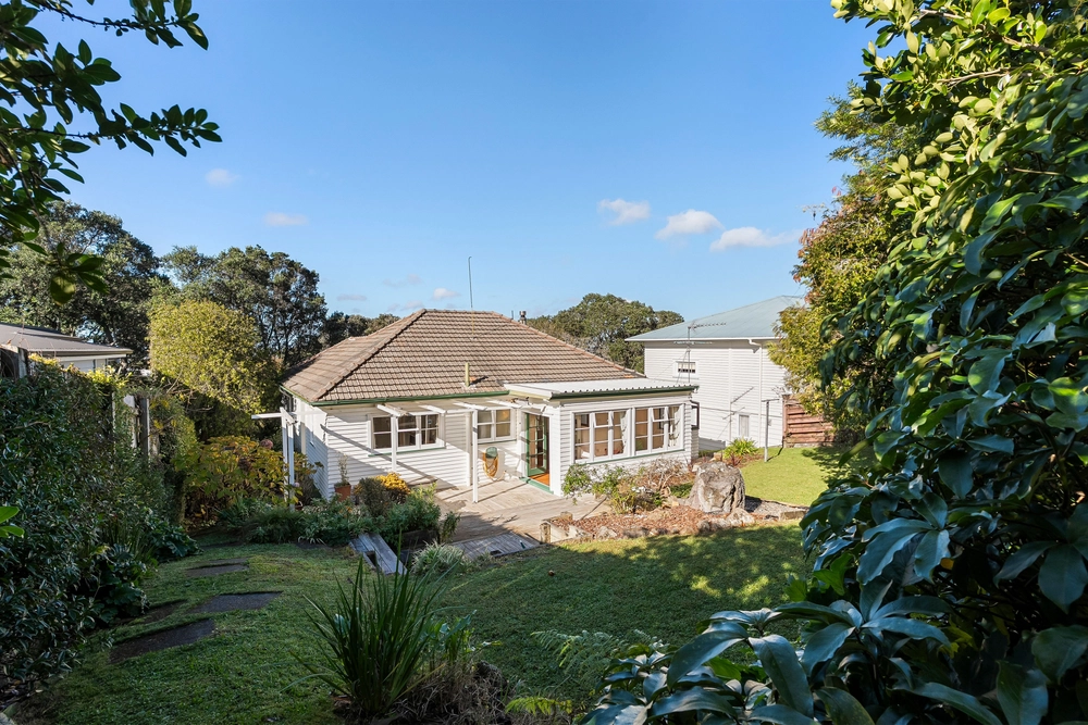 Photos of 40 Raurenga Avenue