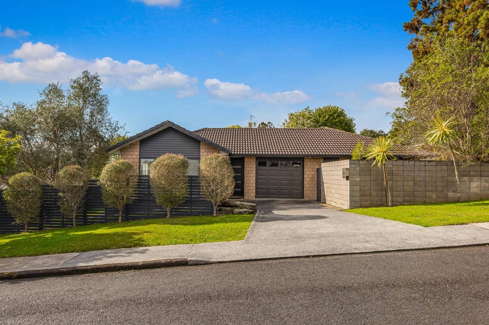 Photos of 33 taipari road te