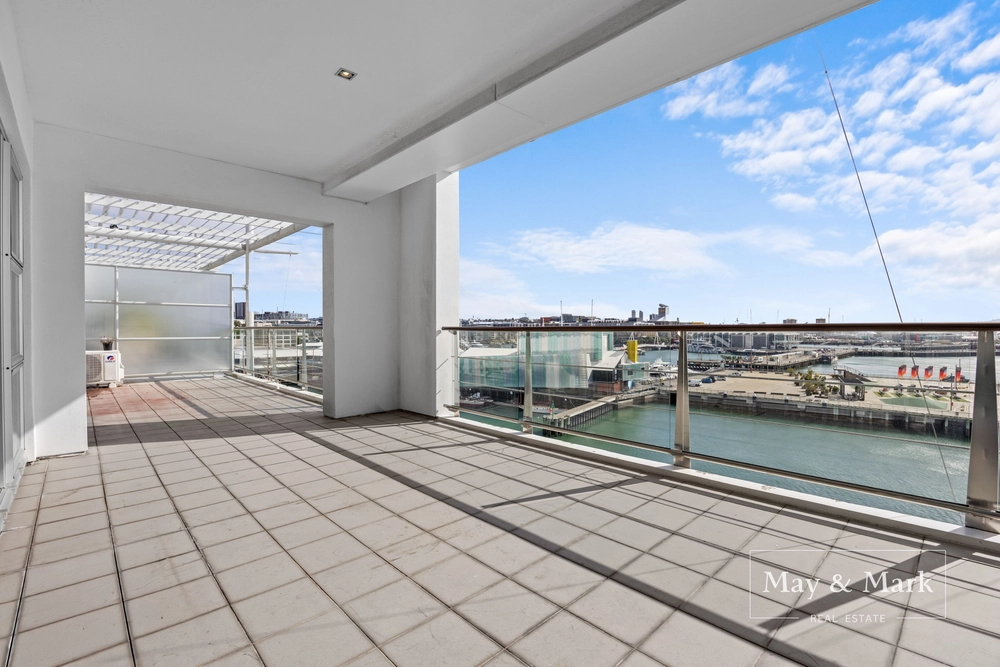 Photos of 145 Quay Street
