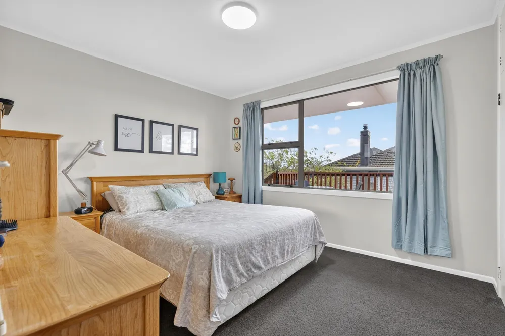 Photos of 15 Great Burke Street