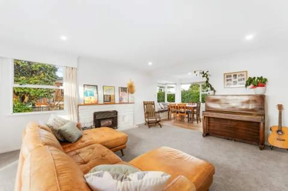 Photos of 32 Upland Street