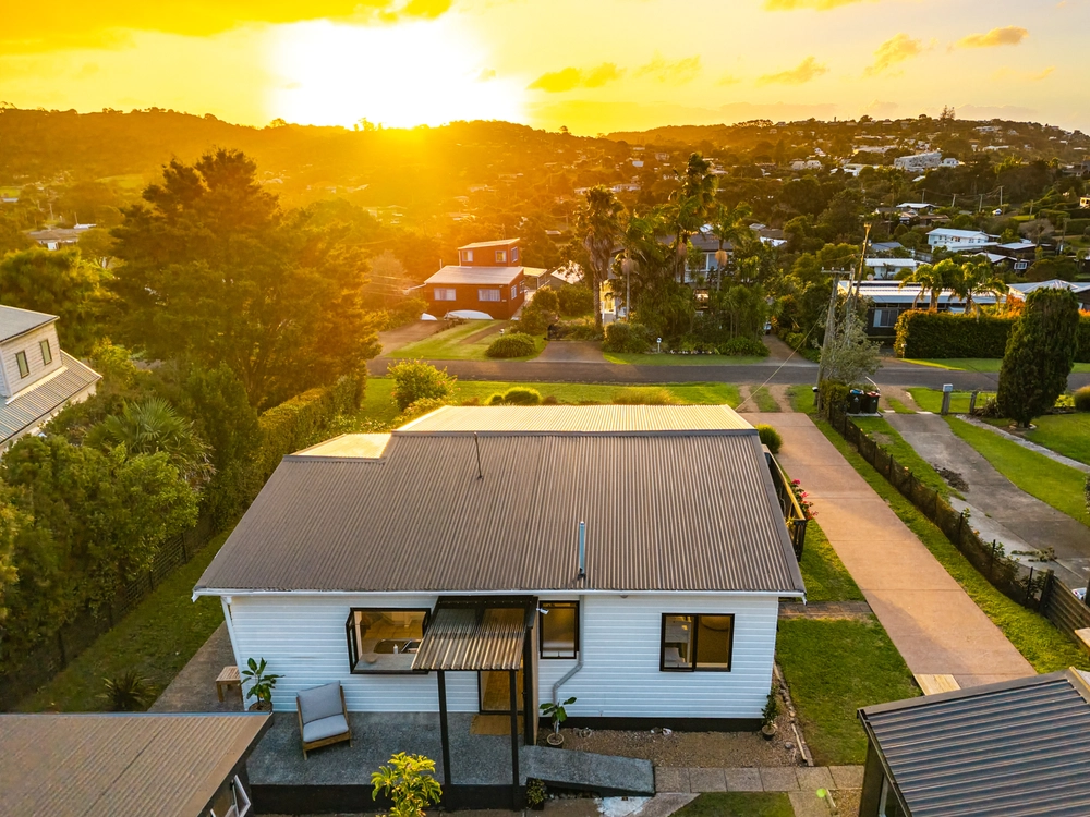 Photos of 32 Kiwi Street