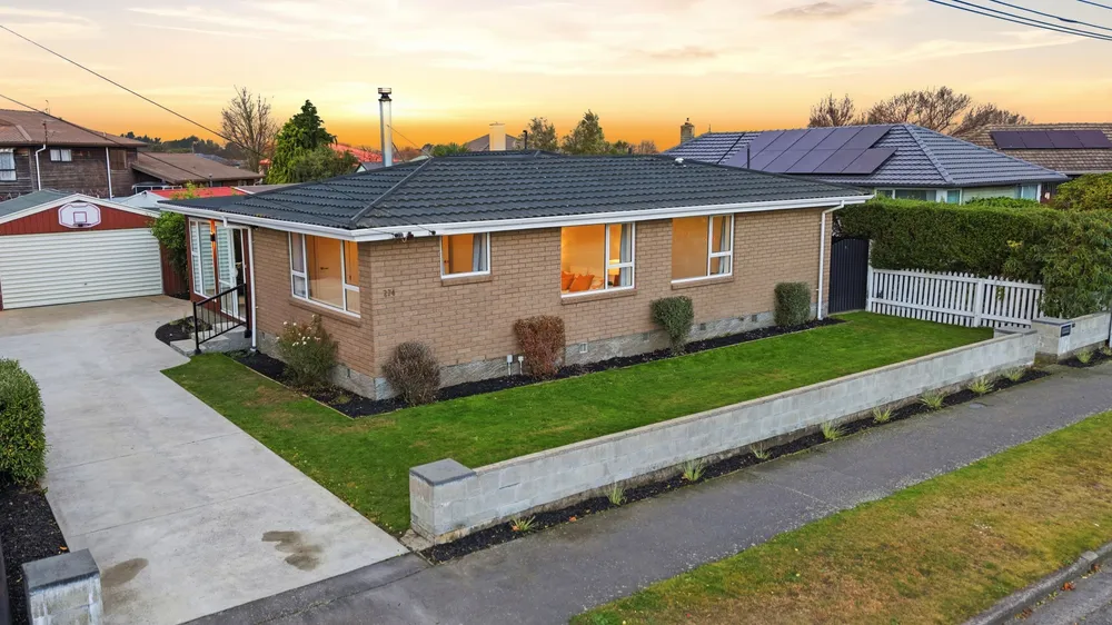 Photos of 274 Lake Terrace Road