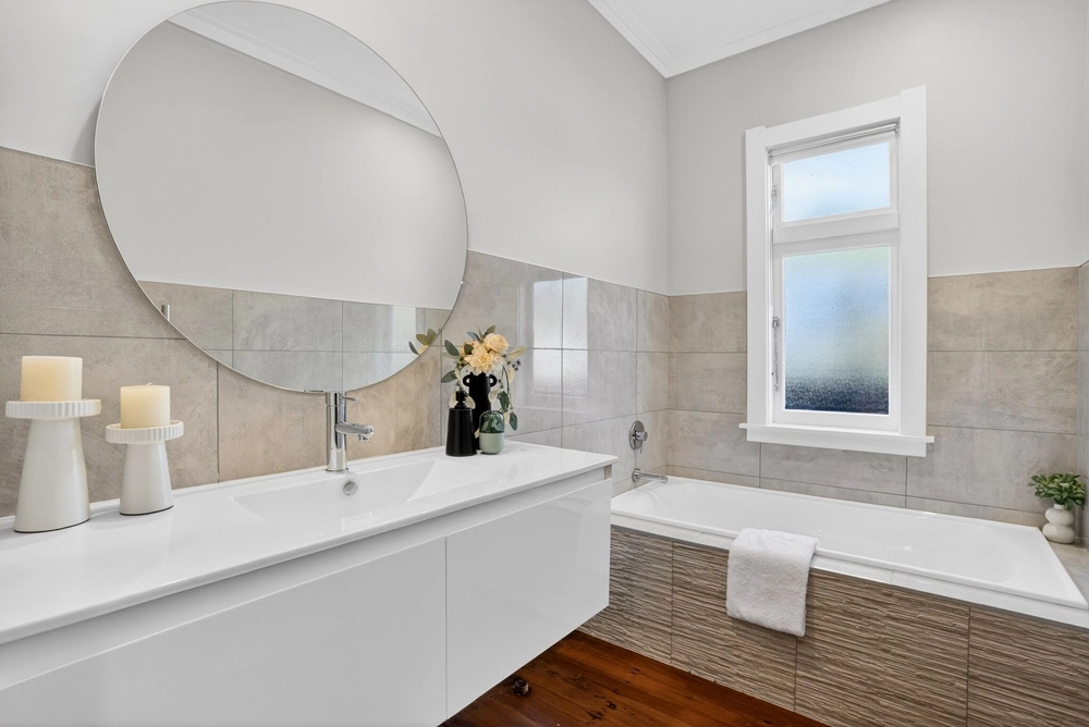Photos of 9 Woodhouse Road