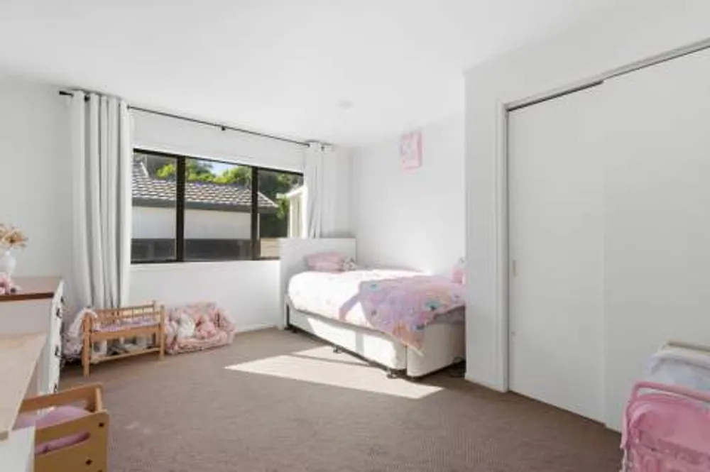 Photos of 32 Webb Place