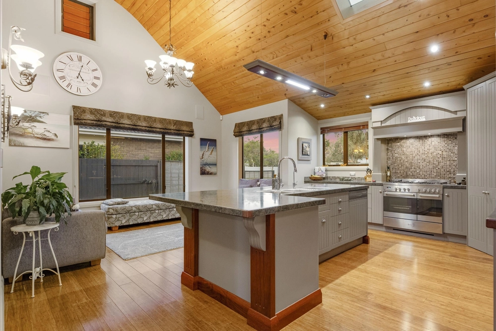 Photos of 38 Sovereign Drive