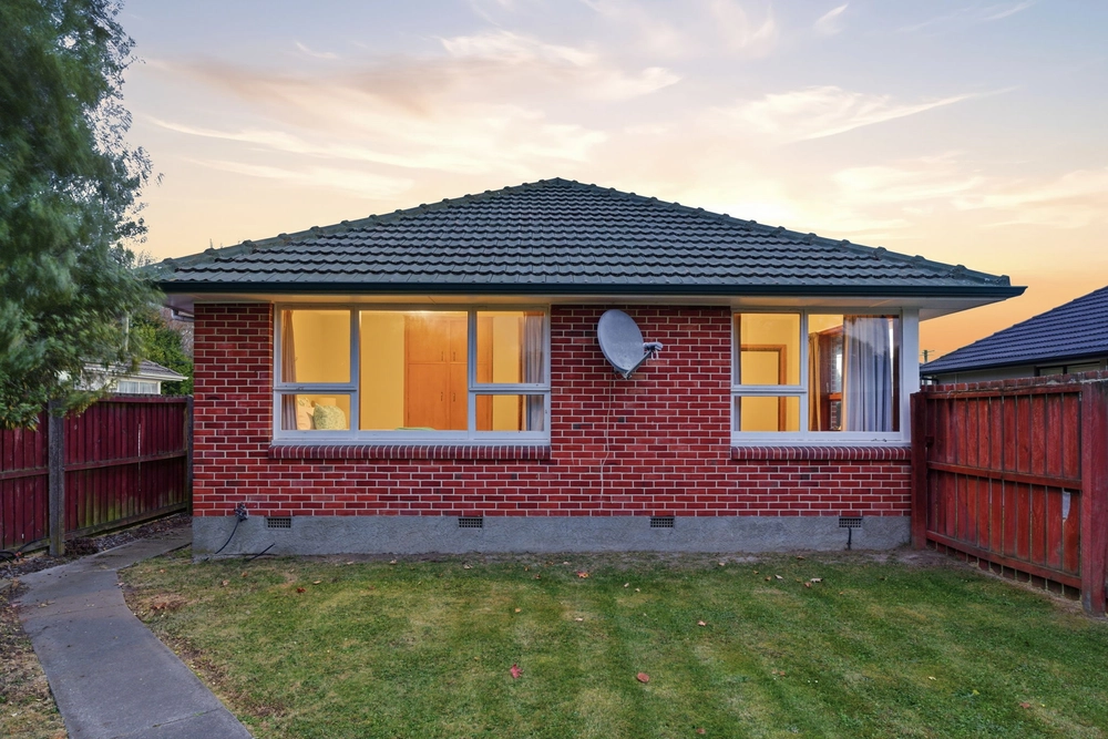 Photos of 50 Staveley Street