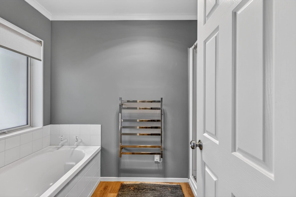 Photos of 328 Newell Road