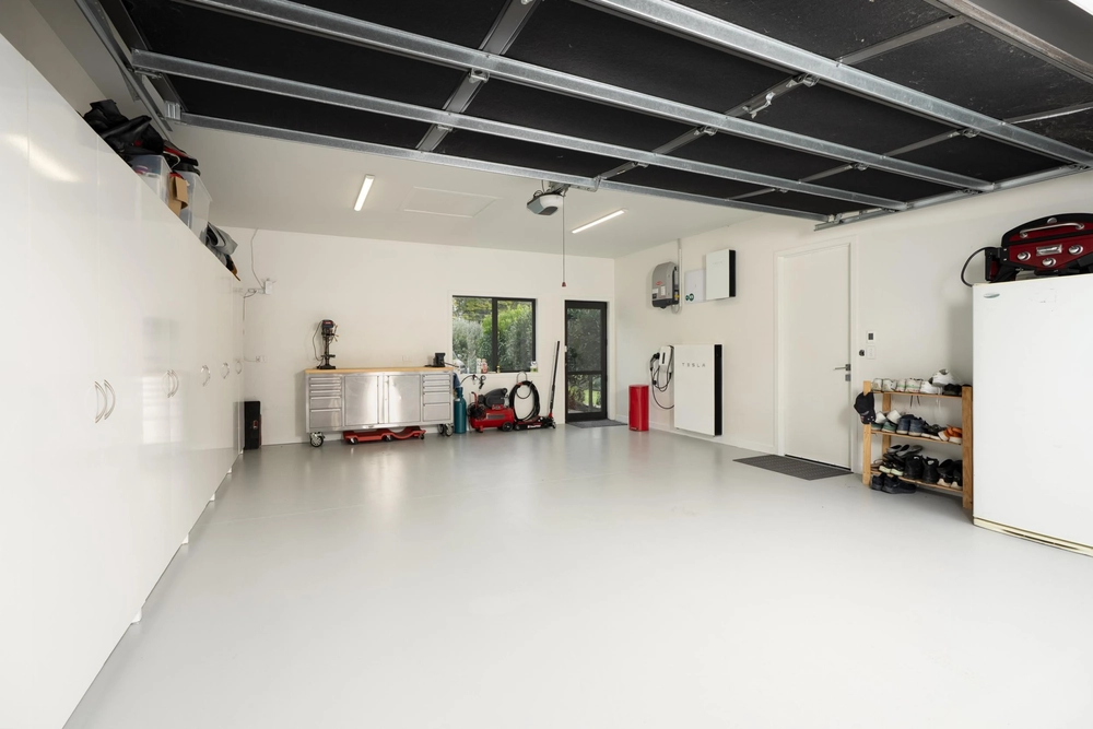 Photos of 533 Pencarrow Road