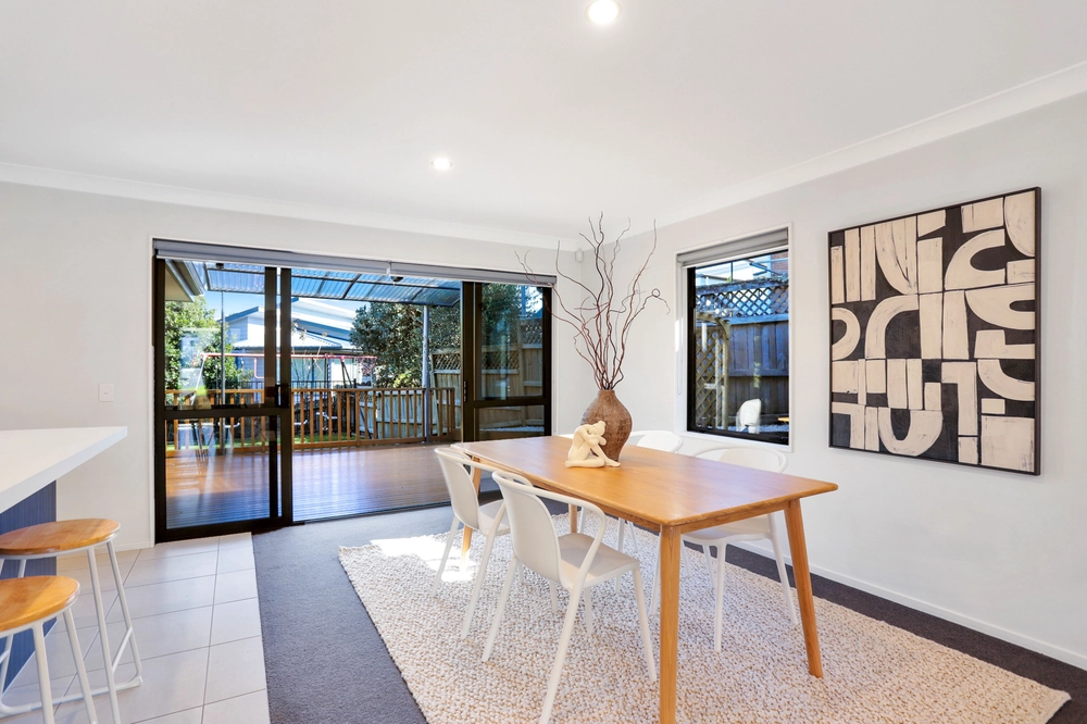 Photos of 16b Kinross Street