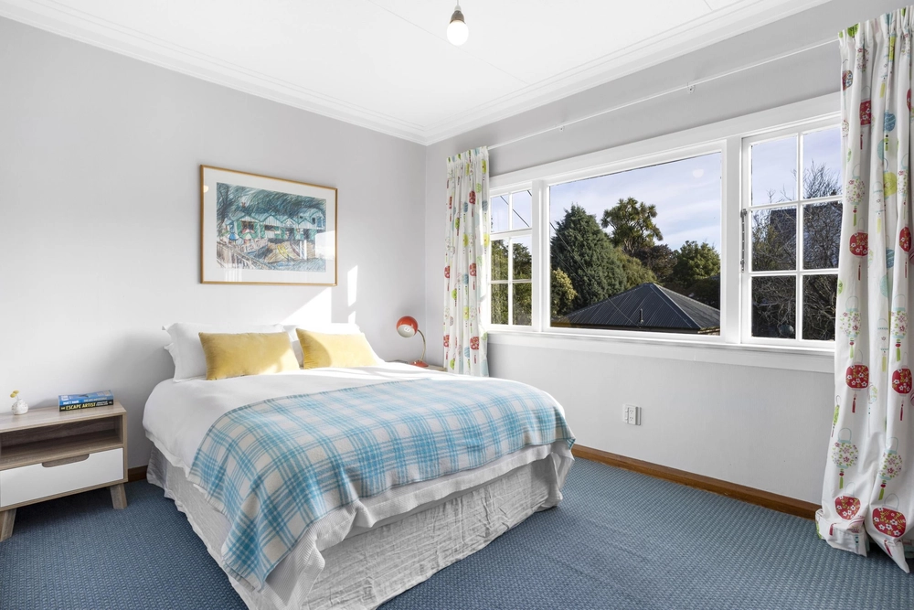 Photos of 8 Neidpath Road