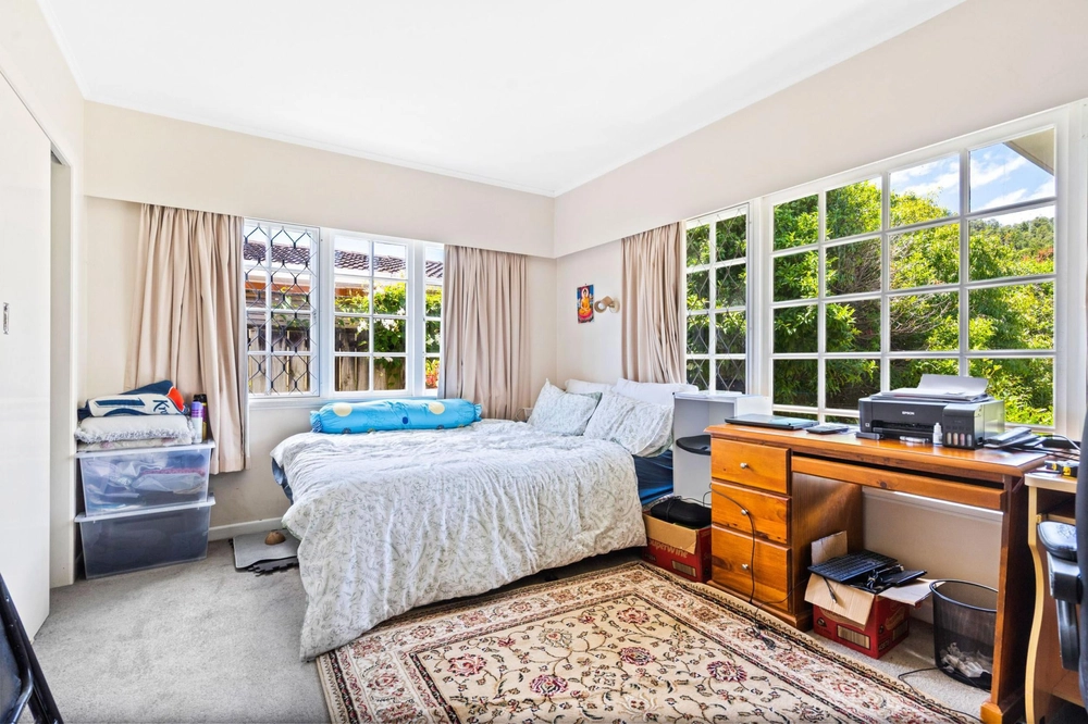 Photos of 24 Lovatt Crescent