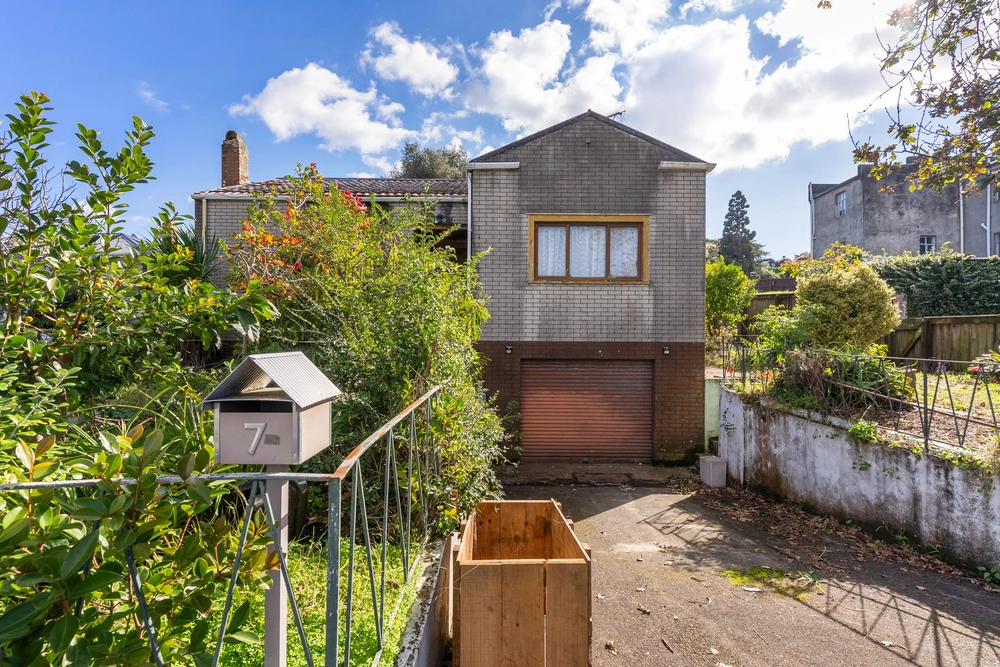 Photos of 7 Hillsborough Road
