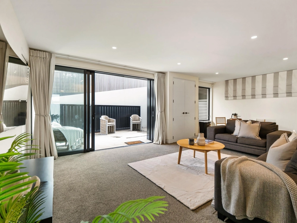 Photos of 171A Oceanbeach Road